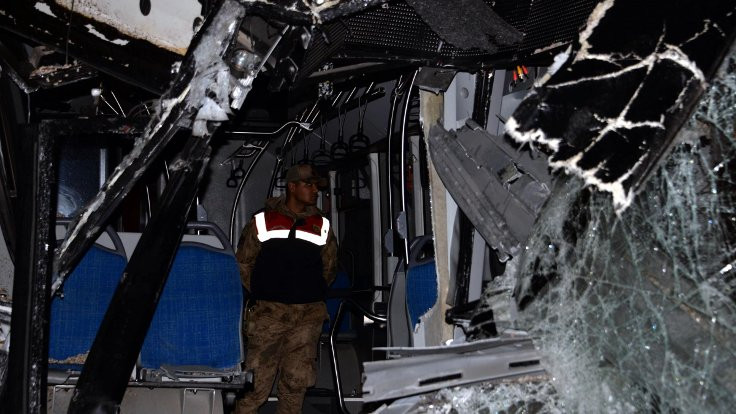 Diyarbakır'da otobüs kamyona çarptı: 4 ölü, 25 yaralı