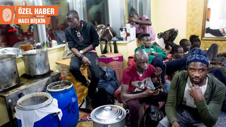 'Çabuk Çabuk' işinde çalışan Afrikalılar: Seyyar saat satıcısından ibaret değiller!