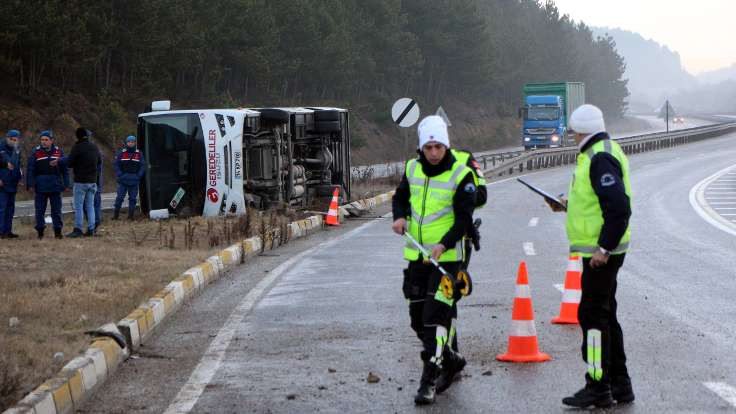 Personel servisi devrildi: 10 yaralı