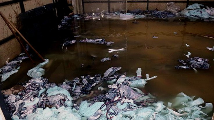 Bitlis'te tekstil fabrikası 'sel' suları altında kaldı