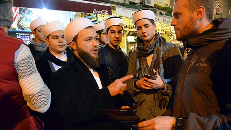 'Tebliğciler' İstiklal Caddesi'ne çıktı