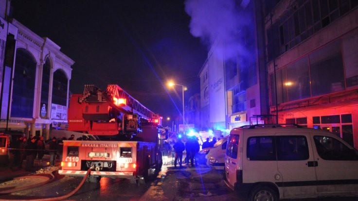 Ankara'da mobilya fabrikasında yangın: 5 işçi hayatını kaybetti