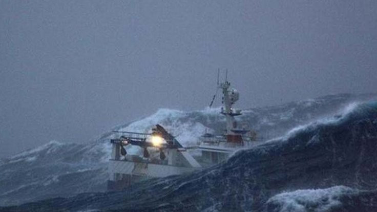 Batan balıkçı teknesinden 2 kişi kurtarıldı