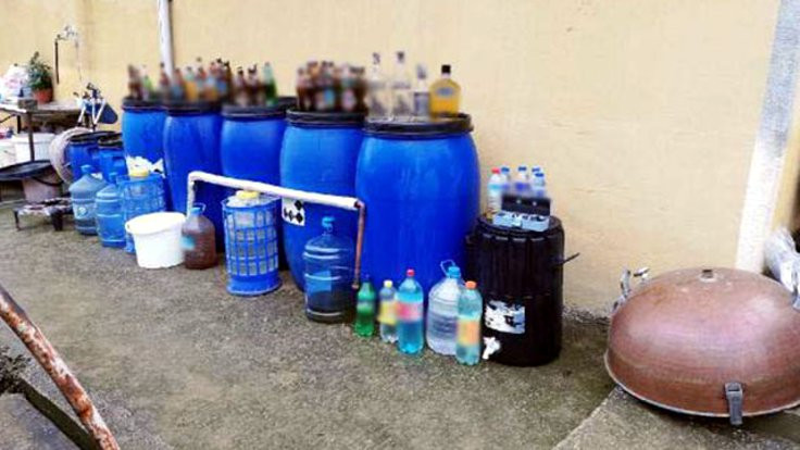 Evinde 670 litre içki bulunan kişi gözaltına alındı