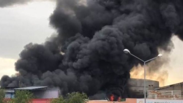 Çiğli'de fabrika yangını