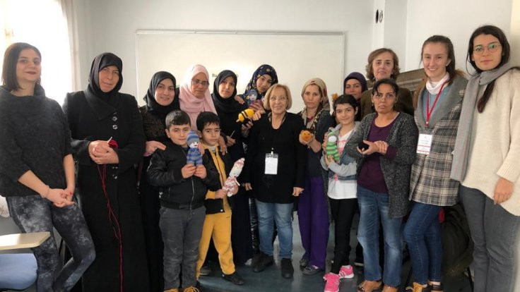 Mülteci ve Türkiyeli kadınlar üretim atölyelerinde buluştu