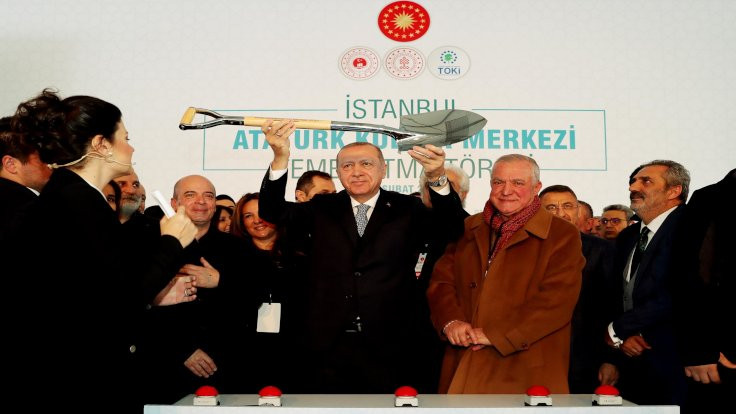 Erdoğan: Gezi'de AKM'nin tepesine teröristlerin resimlerini astılar