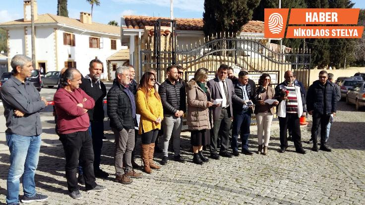 KKTC’de Çavuşoğlu protesto edildi