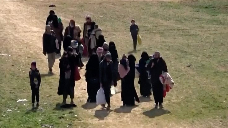 İddia: 85 IŞİD'ci aileleri ile Türkiye'ye kaçtı