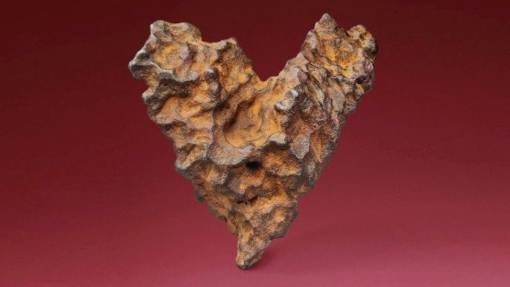 Kalp şeklindeki meteor 14 Şubat'ta açık arttırmayla satılacak
