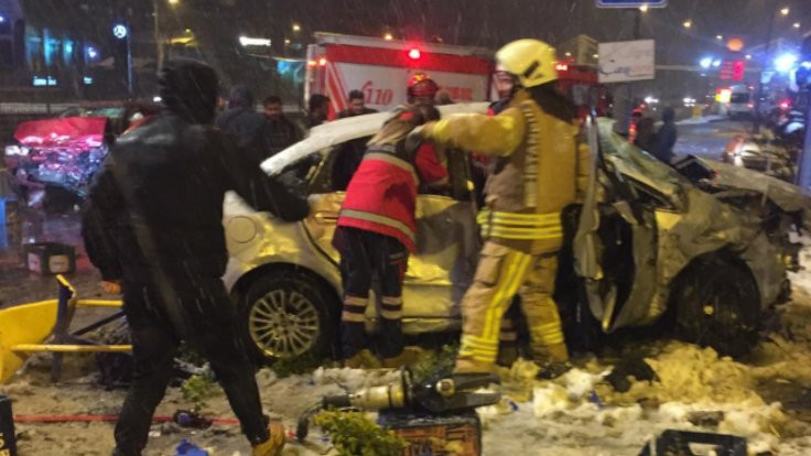 Çekmeköy’de kaza: 1 ölü 3 yaralı