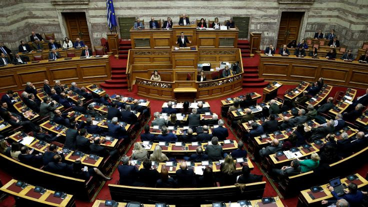 Yunanistan parlamentosu Makedonya'nın NATO üyeliğini onayladı