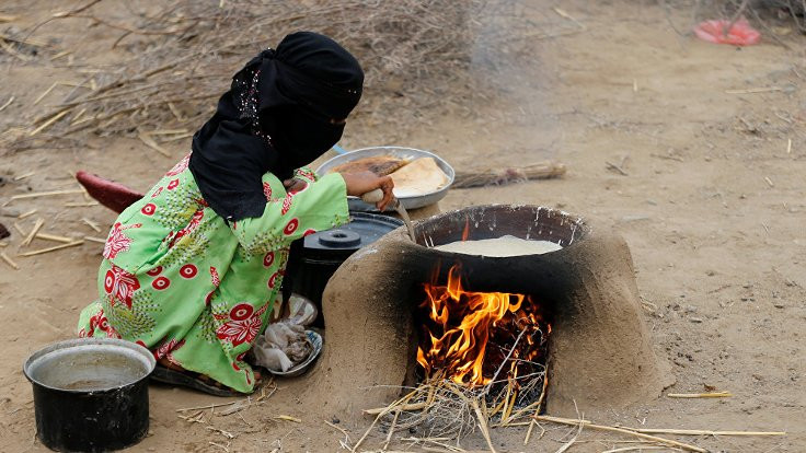 Yemen'de açlıkla baş etme yolları: Çocuklar evliliğe zorlanıyor