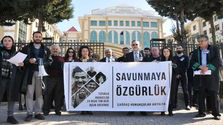 Açlık grevindeki avukatlara destek eylemi