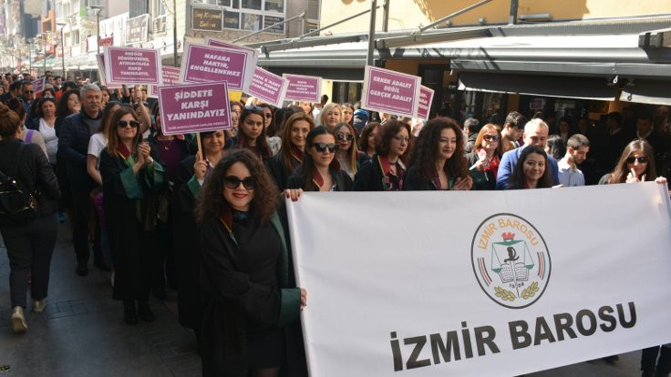 Avukatlar kadınlar için yürüdü