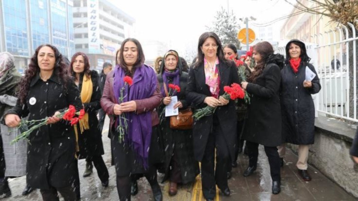 Pervin Buldan Vanlı kadınları 8 Mart'a çağırdı
