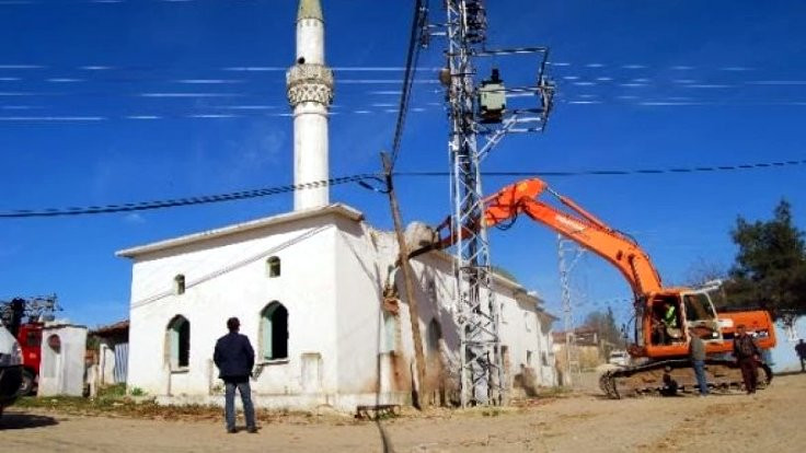 CHP'li Alpay Antmen'den 'Rant için yıkılan camiler listesi'