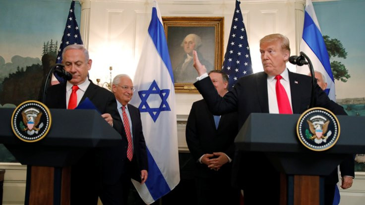 Trump, Golan'da İsrail egemenliğini tanıyan kararnameyi imzaladı