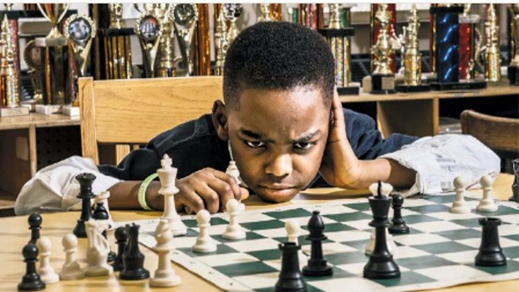 Mülteci çocuk satranç şampiyonu oldu