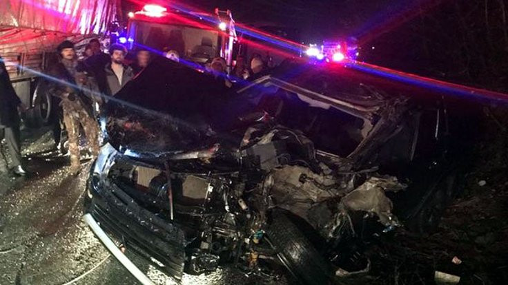 Erdoğan'ın konvoyunda görevli polislerin olduğu minibüs kaza yaptı
