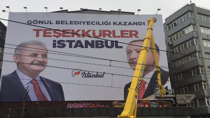 AK Parti İstanbul'u yeniden afişlerle donattı!