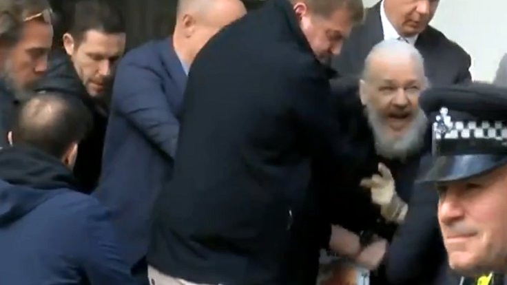Julian Assange'a Londra'da gözaltı