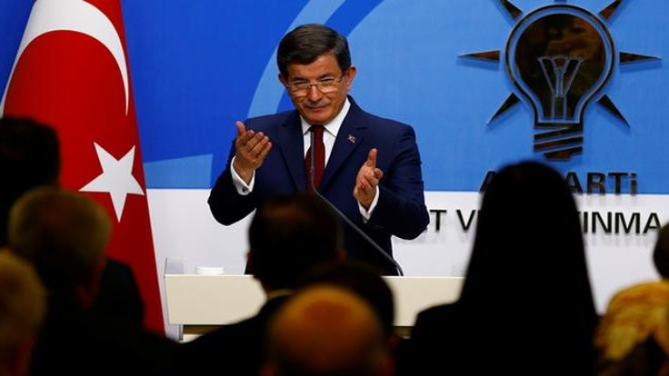 Davutoğlu'ndan AK Parti için 'yenilenme' manifestosu