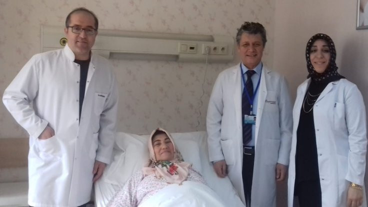 Karın ağrısı için doktora gitti 13 kilogramlık kitle çıkarıldı