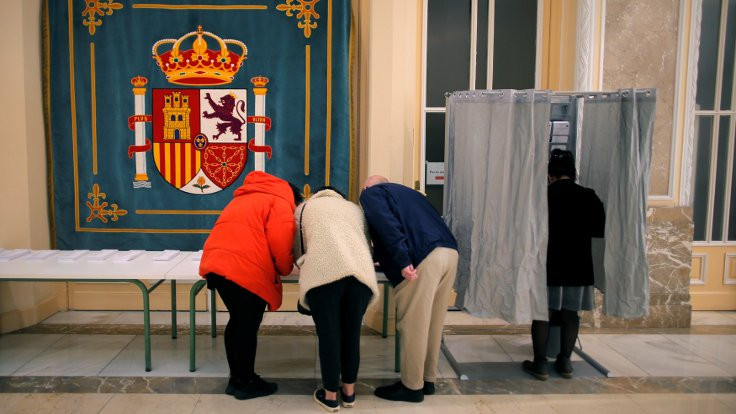 İspanya'da bilinmezlerin seçimi: Sosyalistler kazanacak ama...