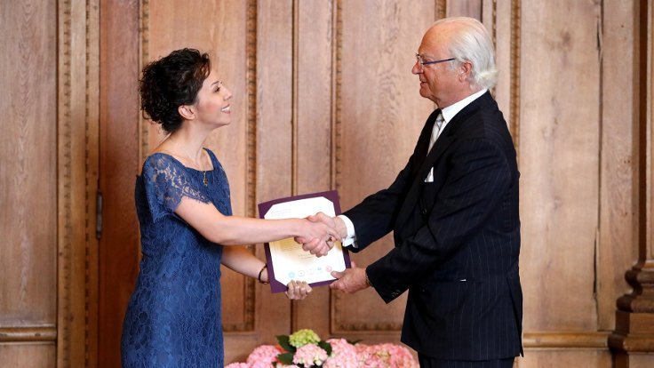İsveç'te 'Kraliyet Hanedanı' ödülünü akademisyen Hatice Zora kazandı