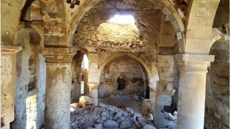Tarihi Surp Kevork Manastırı çöktü