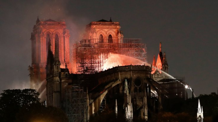 Notre Dame tweet'leri: Henüz vakit varken gülüm... - Sayfa 1