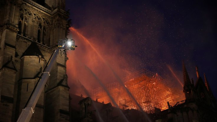 Notre Dame yangını neden söndürülemiyor?