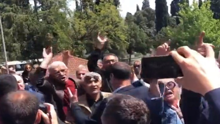 İşkenceci Raci Tetik'in cenazesinde protesto