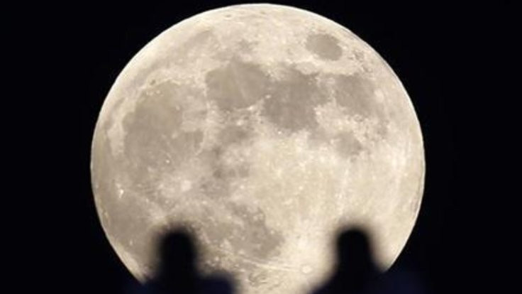 Ay 'büzülüyor': 46 metre kaybetti