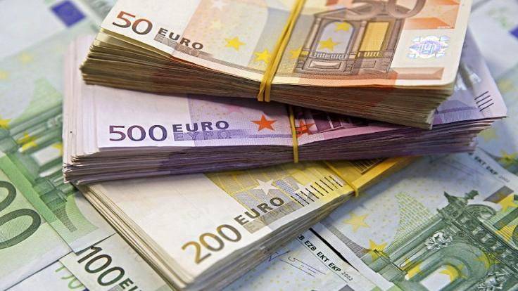 Almanya fazla parayı nasıl harcayacağını tartışıyor