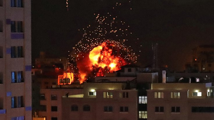 İsrail uçakları AA'nın Gazze ofisini vurdu