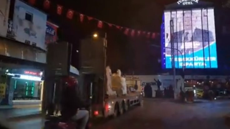 AK Partili başkan bozkurt heykelini kaldırttı