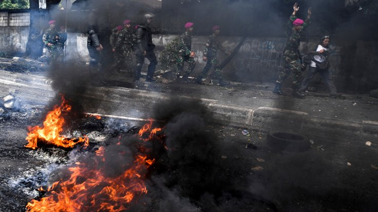 Endonezya'da seçimler protesto ediliyor: 6 ölü, 200 yaralı