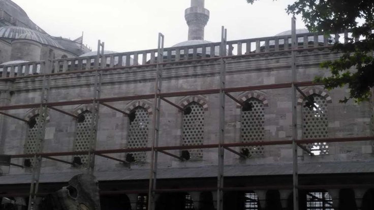 Sultanahmet Camii restorasyonunda 'cam' tartışması