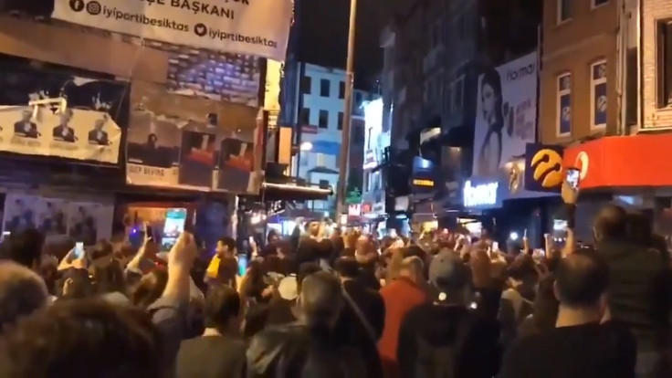 İstanbul'da tencere-tavalı YSK protestosu