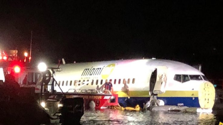 Boeing 737 uçağı pistten çıktı