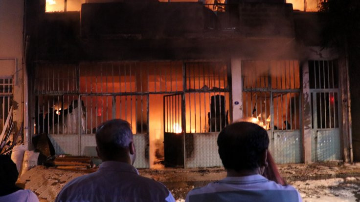 İzmir'de atölye yangını