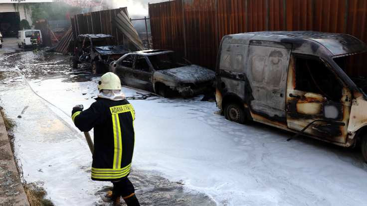 Adana'da fabrikada yangın