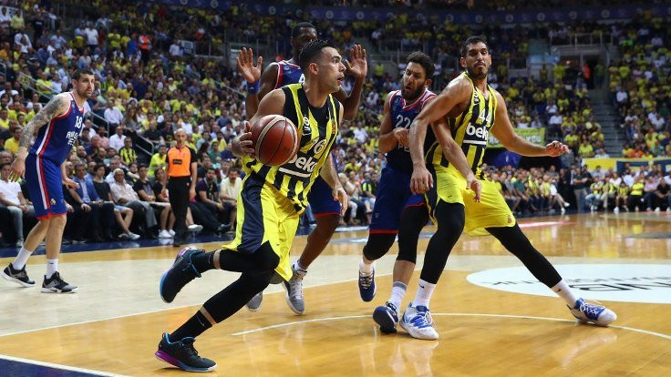 Fenerbahçe'nin tribün cezası ertelendi