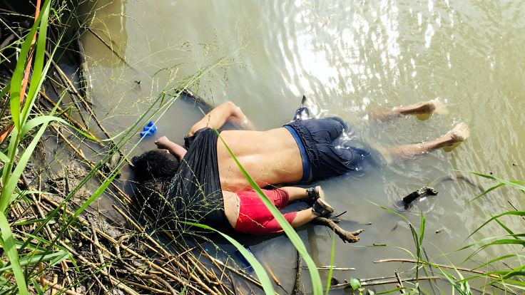 Meksika-ABD sınırında iki yaşındaki kız çocuğu ve babası boğuldu