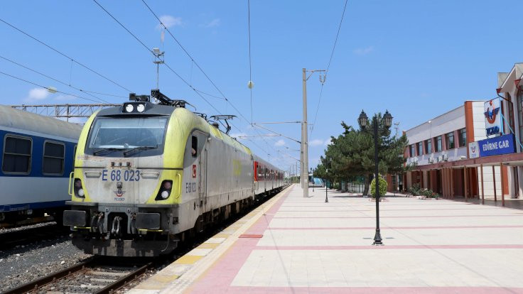 Filibe'den Edirne'ye ilk tren geldi