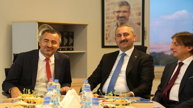 Adalet Bakanı Gül Diyarbakır Barosu’nu ziyaret etti