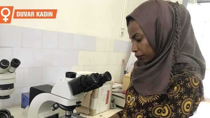 Çad'ın tek kadın biyomedikal mühendisi ilaç üretiyor