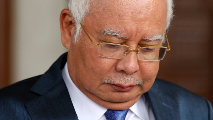 Malezya'da eski başbakan bir günde 800 bin dolarlık mücevher almış